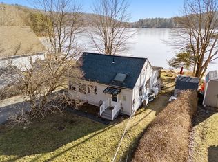 8 Lakeshore Dr, Holland, MA 01521