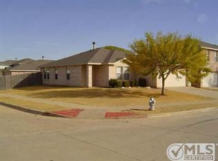 3932 Fox Run Dr, Fort Worth, TX 76123