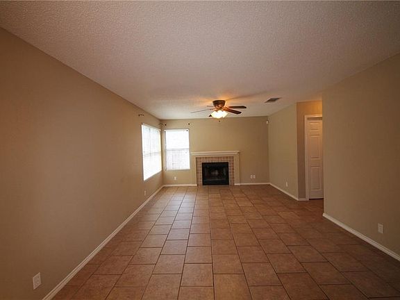 5th image of 16811 Bailey Jean Dr