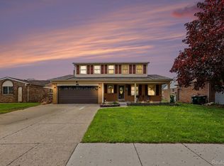 4274 Dickson Dr, Sterling Heights, MI 48310