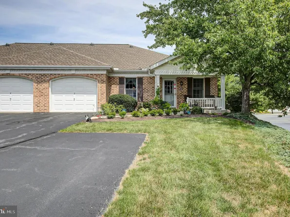 2 Redbud Dr, Mechanicsburg, PA 17050