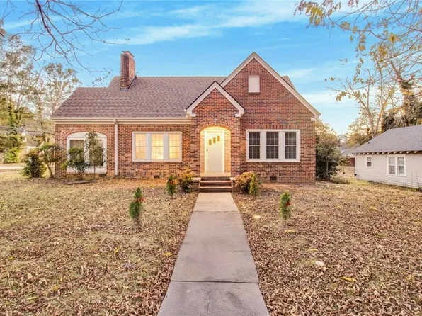 15 E New St, Winder, GA 30680