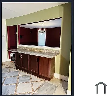 4 bed, $2,500 — Photo 4