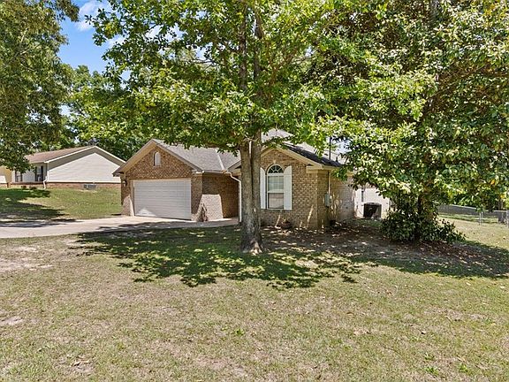 3rd image of 262 Blake Dr