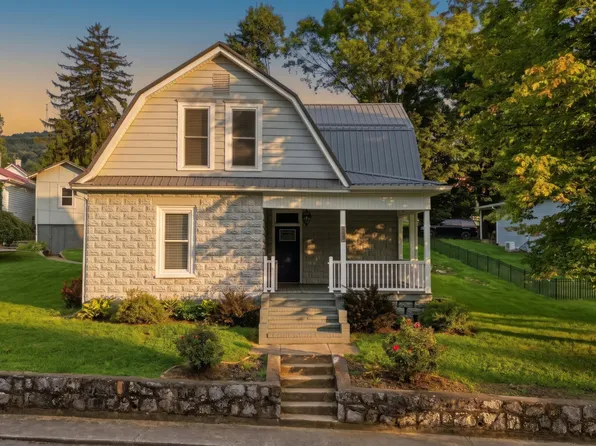 194 Park St, Gate City, VA 24251