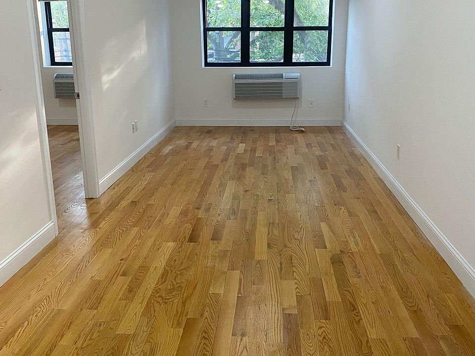 2nd image of 1950 Hobart Ave #3