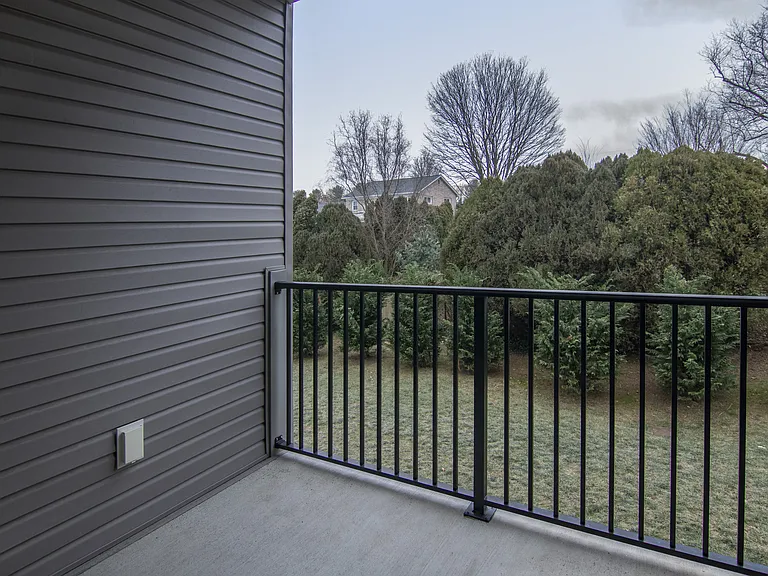 Brooks Edge Apartments — Photo 20