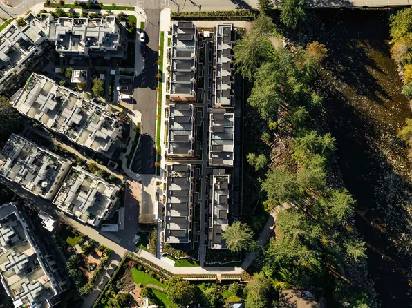 2050 Glenaire Dr #126, North Vancouver, BC V7P 1Y3