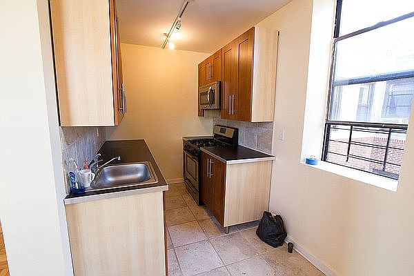 1st image of 401 Edgecombe Ave APT D6