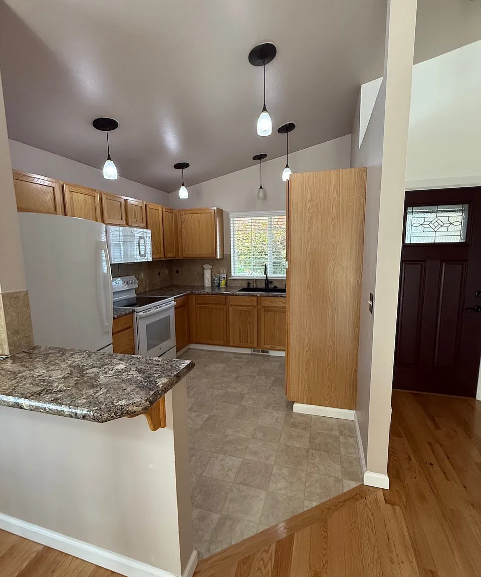 3 bed, 1586 sqft, $2,895 — Photo 3