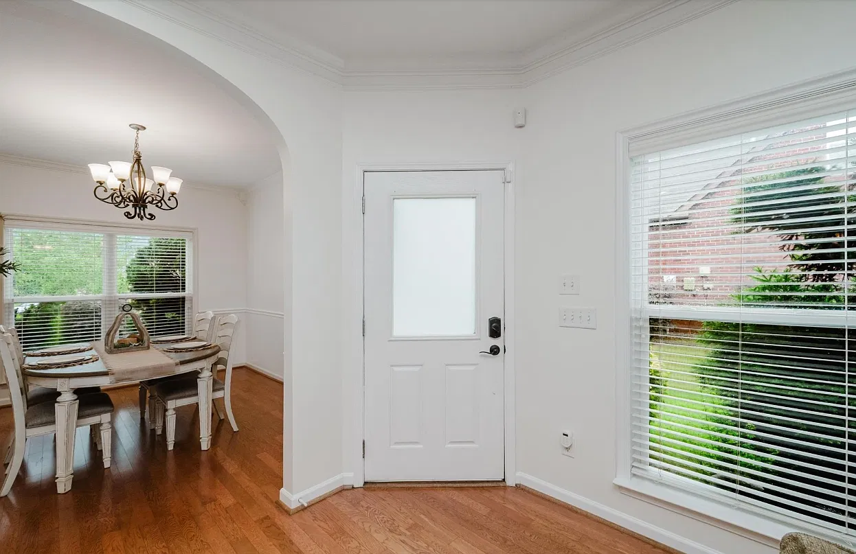 4 bed, 2.5 bath, 2210 sqft, $2,150 — Photo 4
