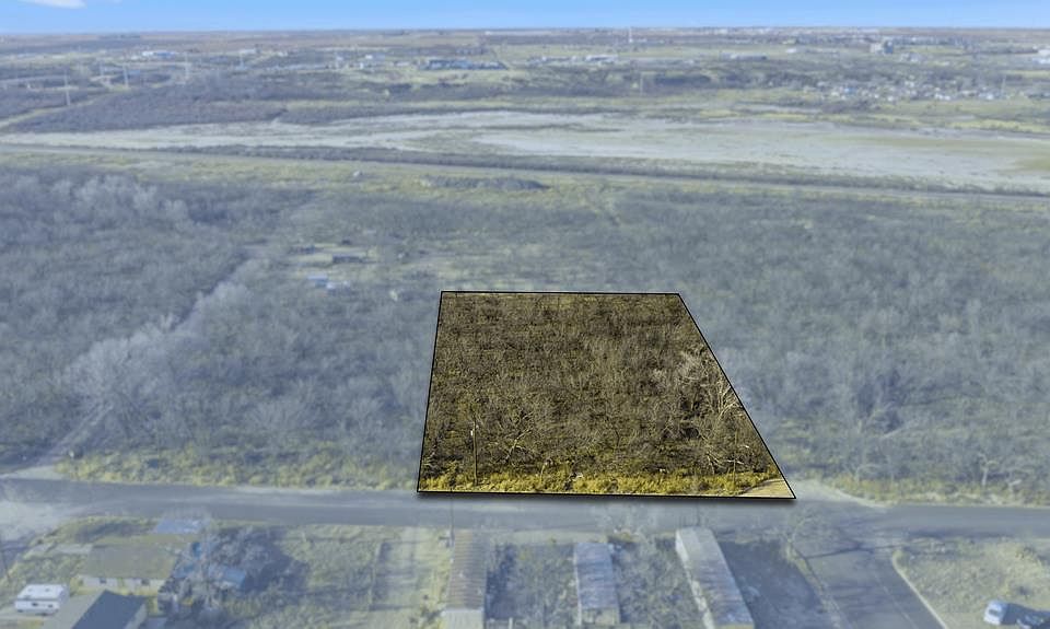 1st image of 101 N Lockhart St