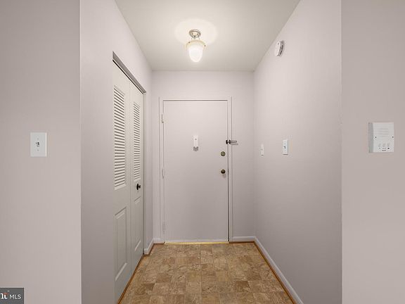5th image of 12319 Stonehaven Ln #22