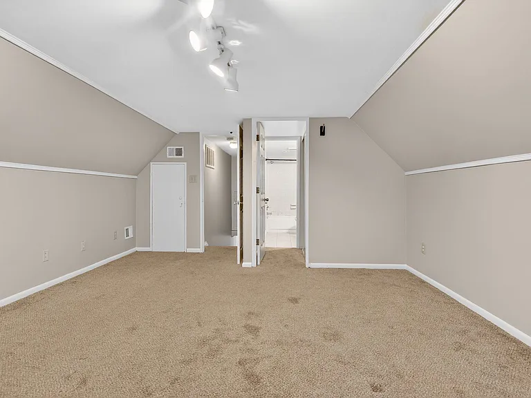 11306 Geddys Ct — Photo 20