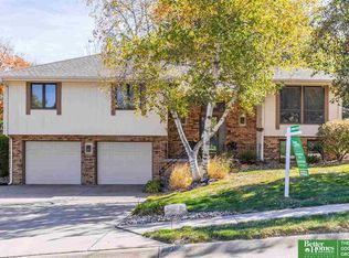 1219 S 166th St, Omaha, NE 68130