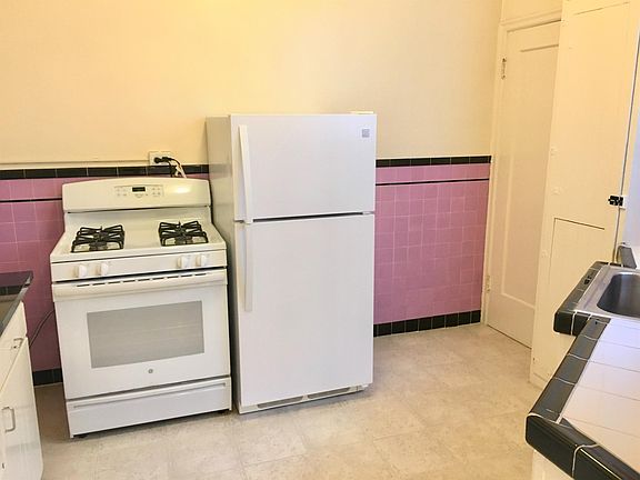5th image of 230 Castro St APT 5