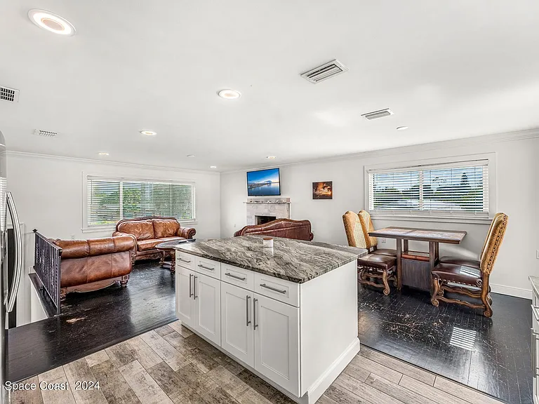 265 Marion St — Photo 18