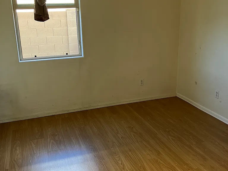 7146 S 68th Gln — Photo 15