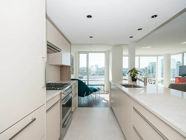 1067 Marinaside Cres #1703 — Photo 8