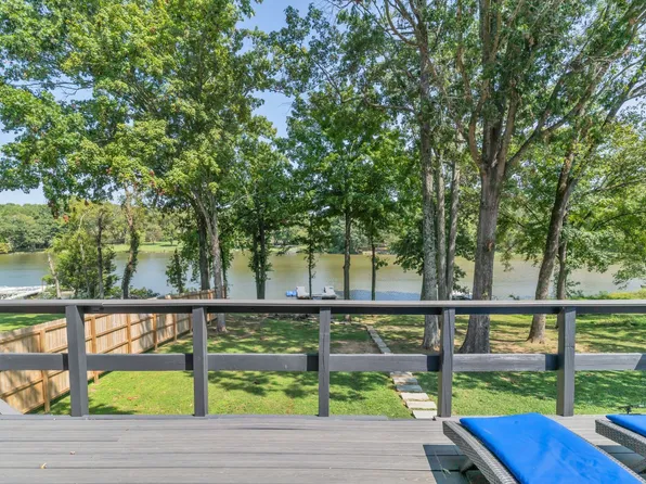 411 Lakeshore Dr, Old Hickory, TN 37138