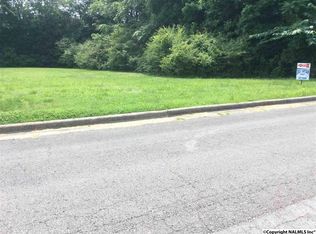 205 Briarwood Cir E, Athens, AL 35613