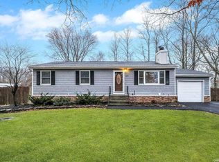 105 Broadway, Rocky Point, NY 11778