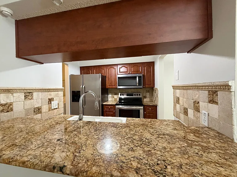 9016 Bana Villa Ct — Photo 7