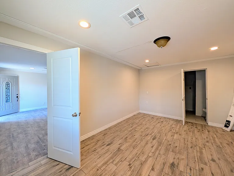 13208 W Tuckey Ln — Photo 30