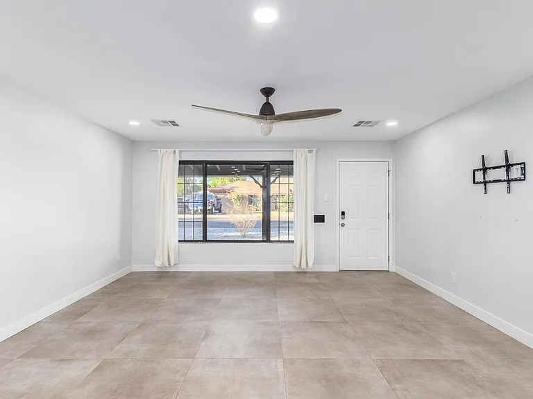 7431 E Coronado Rd — Photo 16