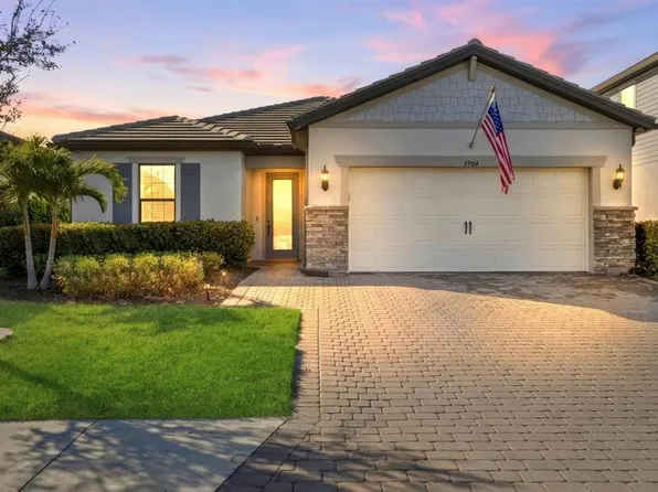 5904 Bluestar Ct, Lakewood Ranch, FL 34211