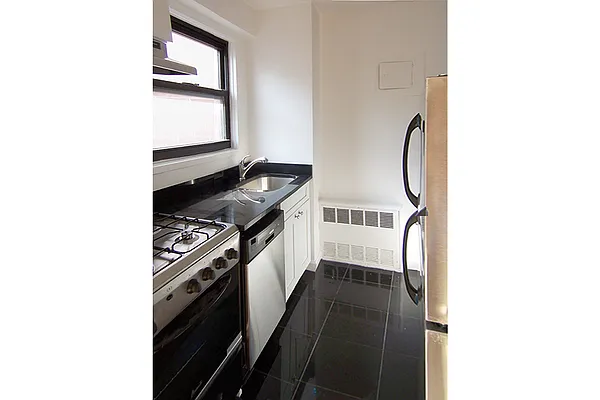 Rented by Fox Residential Group | media 2