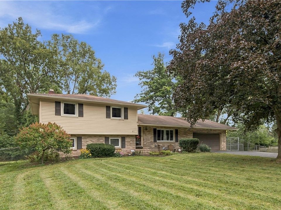 1st image of 45 Brasser Dr