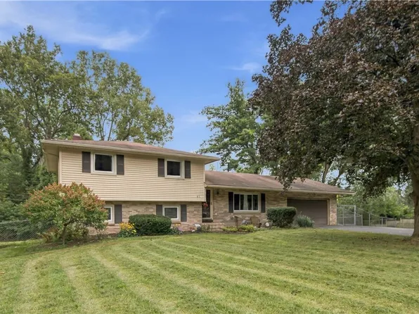 45 Brasser Dr, Rochester, NY 14624