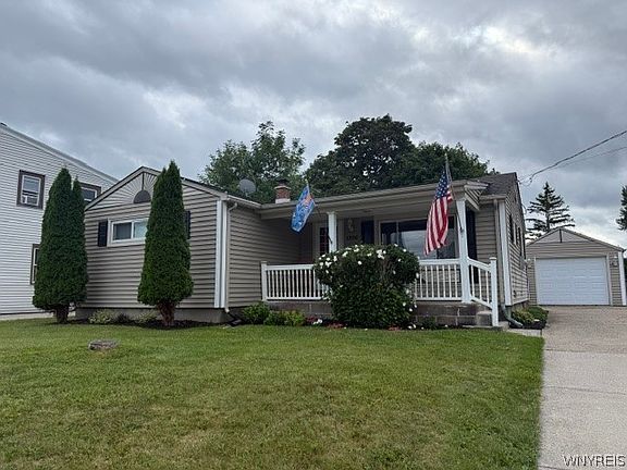 2nd image of 1700 Eggert Rd