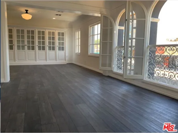 619 S La Brea Ave Floor 2, Los Angeles, CA 90036