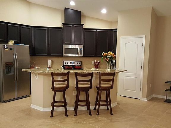 3rd image of 9961 Armando Cir