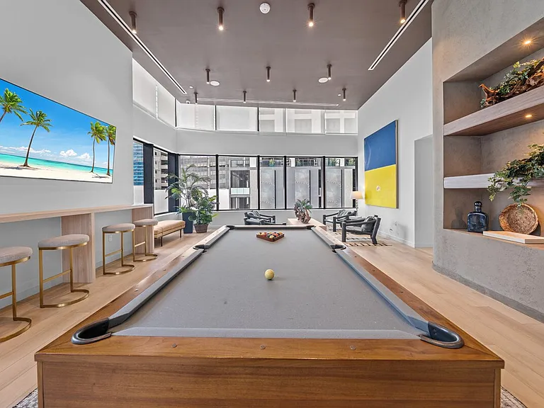 Building's Lounge
