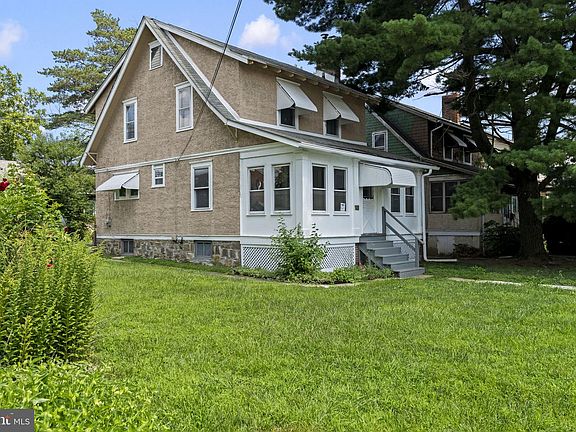 3rd image of 1221 Prospect Ave