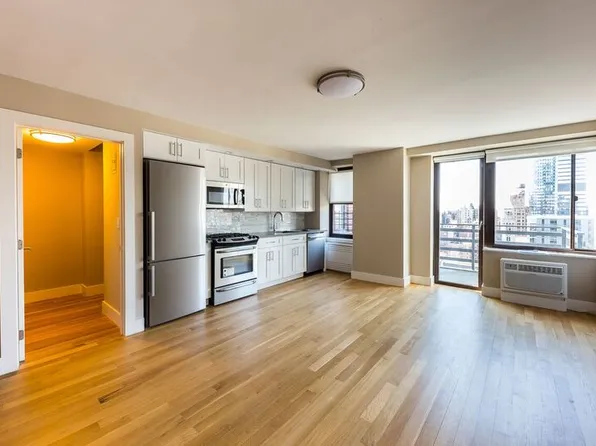 784 Columbus Avenue image 1 of 9