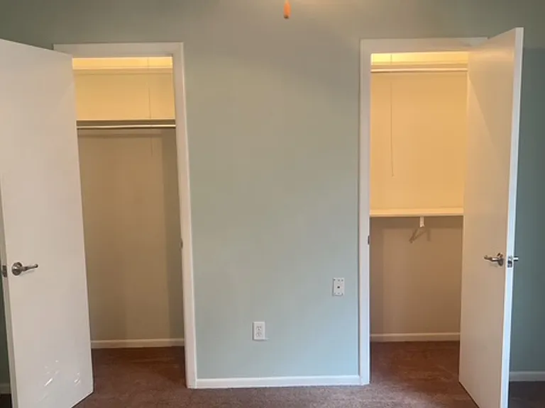 3700 Dauphine Ct — Photo 27