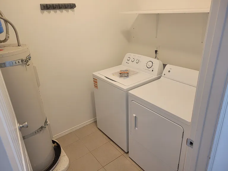1341 Shaker Pl #C — Photo 5