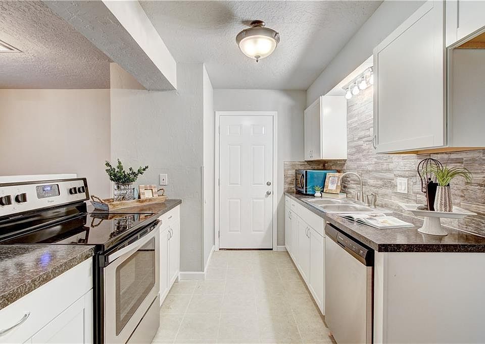 1st image of 812 Peregrine Dr