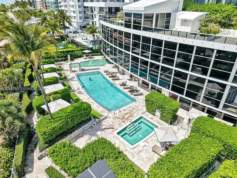 5875 Collins Ave #1807 — Photo 9