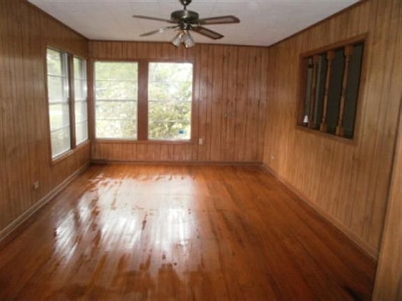 5th image of 115 Sycamore Ln