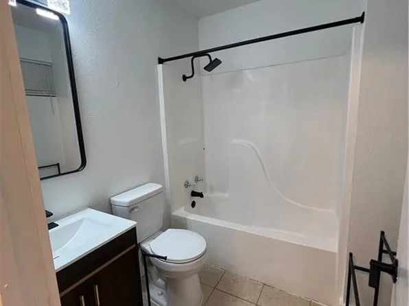 737 N 12th St APT D, Rogers, AR 72756