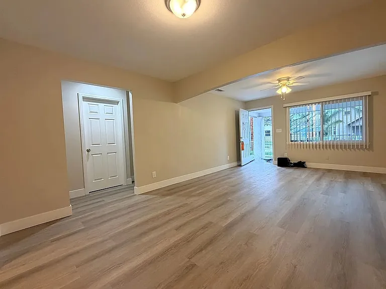 1550 N Pershing Ave — Photo 4