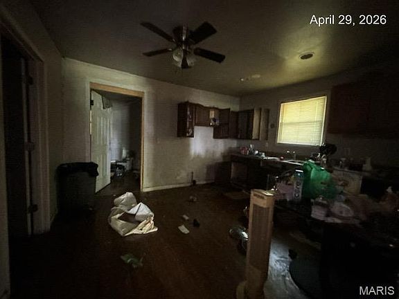 3rd image of 2204 Amelia St