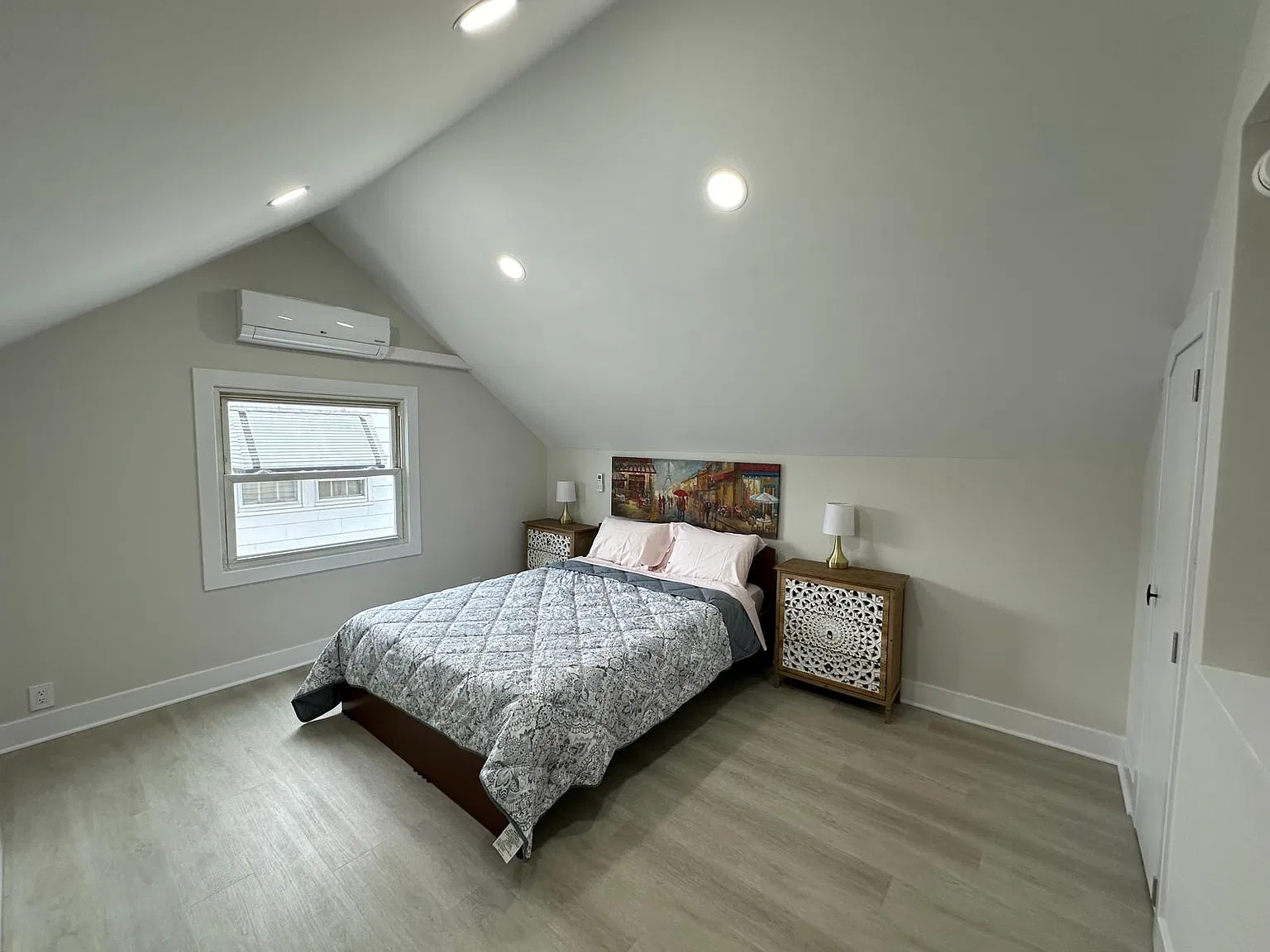 4 bed, 2.5 bath, $1,600 — Photo 1