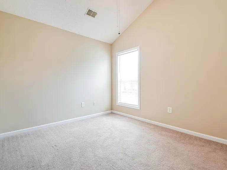 426 Baldwin Ct — Photo 13