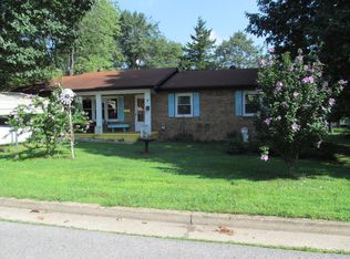 1423 W 2nd St, West Plains, MO 65775